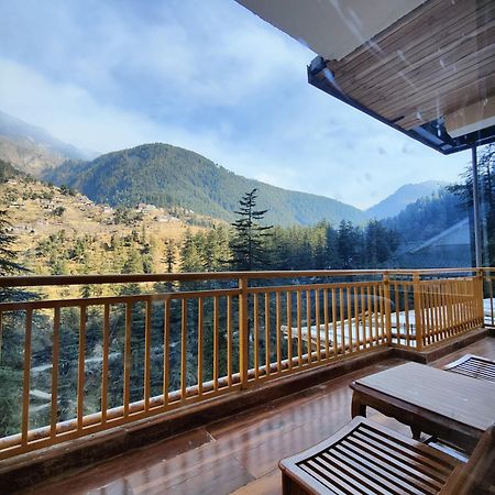The Woodpecker Inn & Cafe, Jibhi Екстериор снимка